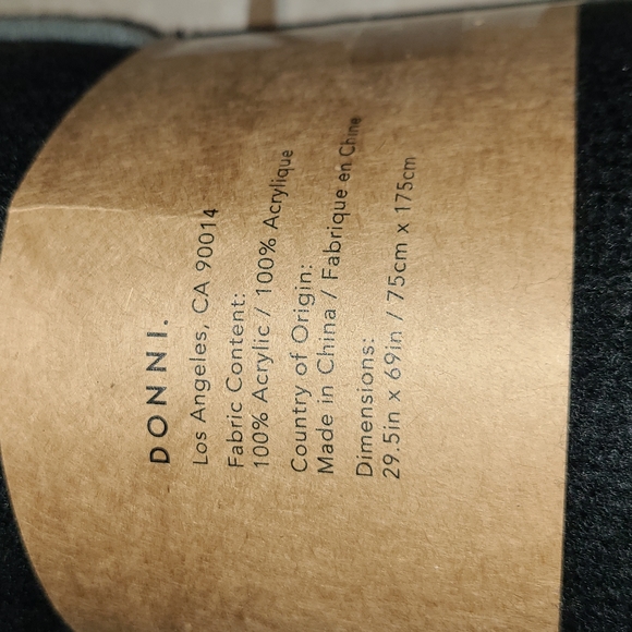 DONNI. tri color blanket scarf with fringe - Picture 5 of 7